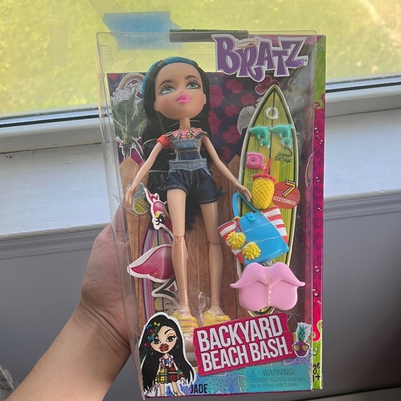 Bratz backyard beach bash doll jade new in box 7 accessories doll action figure - Picture 3 of 12